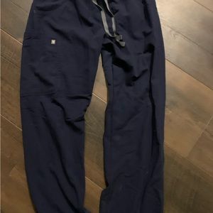 Medium Navy Figs Cargo pants. Great condition!